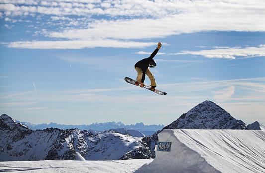 SZKOLENIA SNOWBOARDOWE Stawiasz pierwsze kroki na desce?