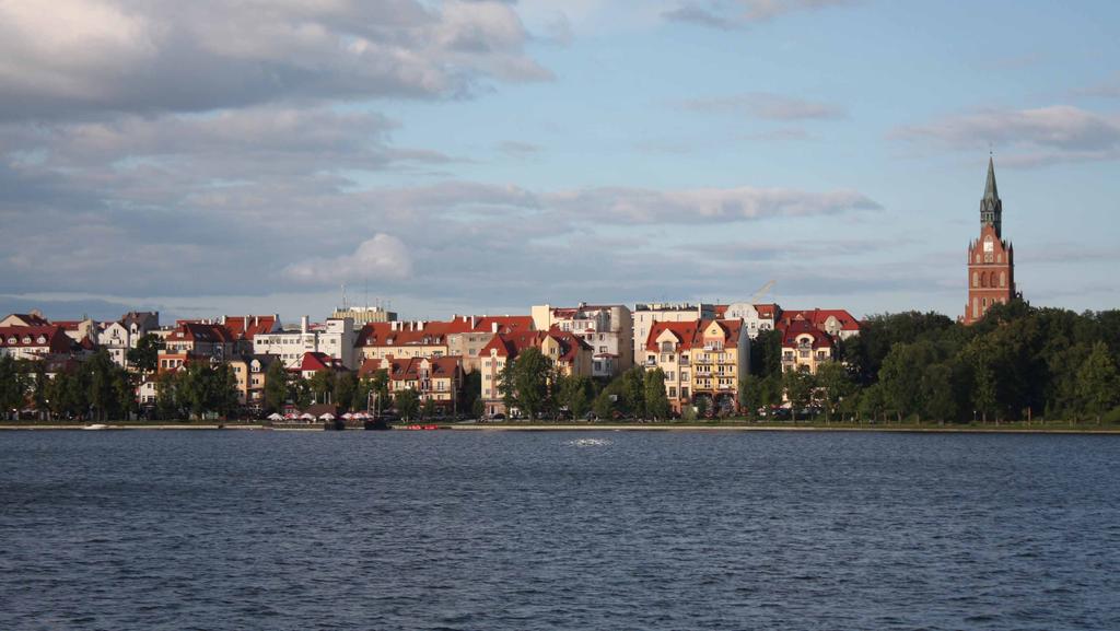 EŁK - STOLICA MAZUR Nieprzypadkowo Targi Na Ryby 2018 odbędą się w Ełku. Jest to dynamicznie rozwijające się i najludniejsze miasto na Mazurach (aktualnie ok. 61000 mieszkańców).