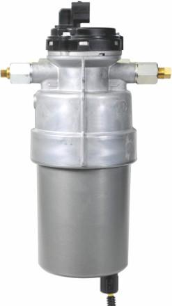 Rozdział 4 - Konserwacja Filtr paliwa UWAGA Woda, która przedostanie się do układu wtrysku paliwa spowoduje korozję wtryskiwaczy i innych podzespołów uniemożliwiając działanie układu wtrysku paliwa.