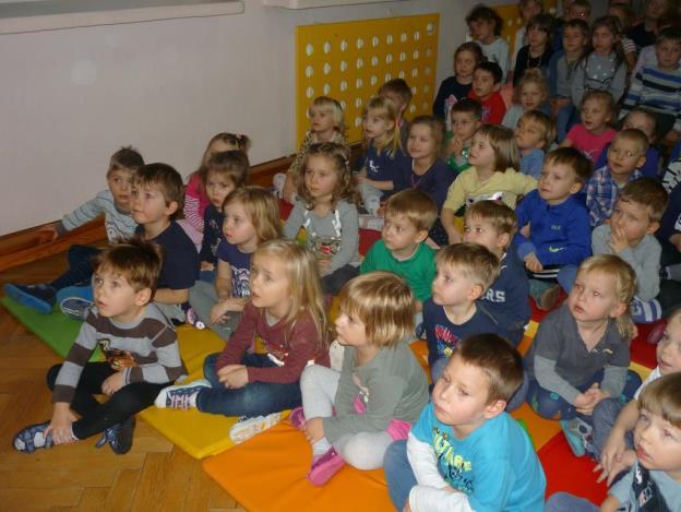 Czynnie uczestniczyły grając oraz wspólnie śpiewając kolędy i pastorałki.