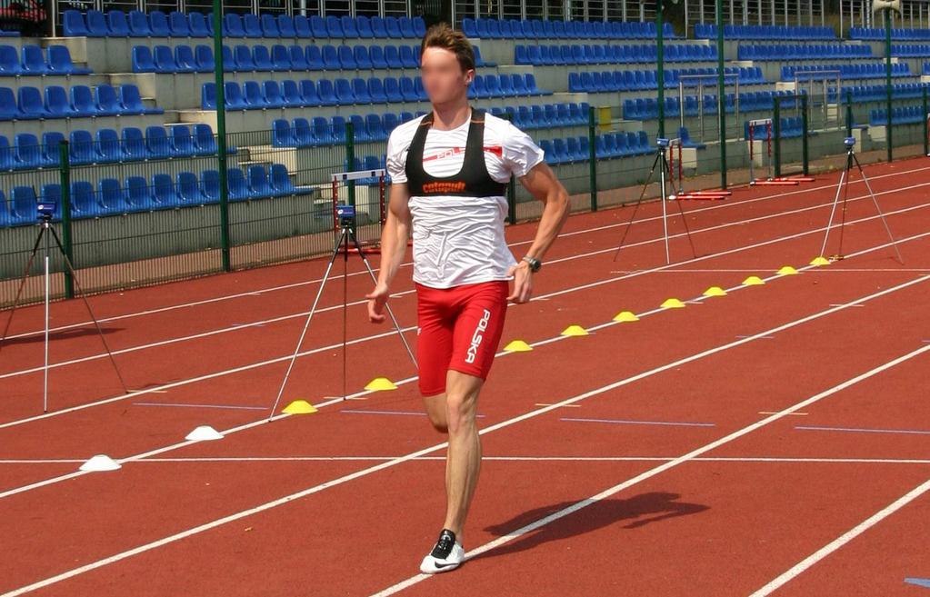 POMIARY W WARUNKACH RZECZYWISTYCH KONTROLA BIEŻĄCA Trening szybkości biegowej sprintera