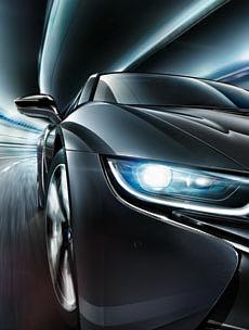 BMW te trzy litery to synonim wybitnych kompetencji w budowie silników, sztuki inżynierskiej i pionierskiego ducha, ale przede wszystkim jednego kluczowego uczucia: radości z jazdy.