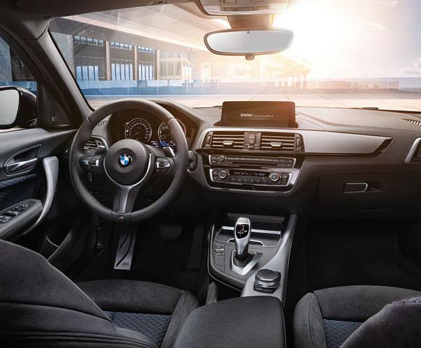 Silniki i technologie 1 : Dzięki technologii BMW TwinPower Turbo, spontanicznej reakcji i momentowi obrotowemu 270 Nm 3 cylindrowy silnik wysokoprężny BMW 116d o mocy 85 kw (116 KM) w pełni pokrywa