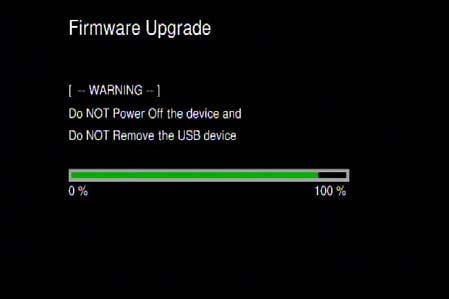 Pobierz plik firmware, zapisz go na dysku flash USB i rozpakuj. Aby był wykrywany, plik upgrade.bin musi być zapisany w katalogu głównym odtwarzacza multimediów. 7.