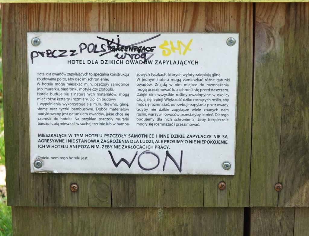 Zagrożenia dla elementów krajobrazu: Obiekty dysharmonizujące krajobraz: Obiekty o obniżonych walorach estetycznych, niedostosowanych pod względem wizualnym do otoczenia (negatywnie wyróżniających