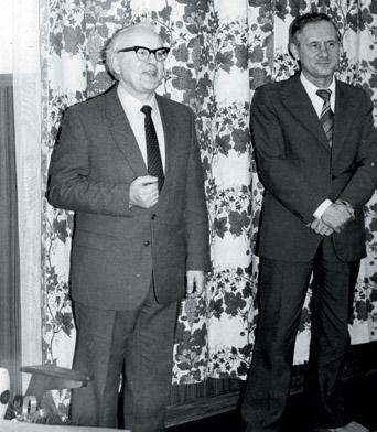 Informator Nauki Polskiej 1974 [-1999]. Warszawa 1974, 2000; Kto jest kim w bibliotekoznawstwie i informacji naukowej. Por. Bibl. 1986 nr 1 s.