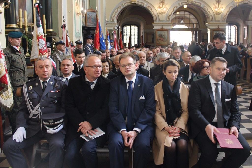 Region Środkowo-Wschodni NSZZ Solidarność reprezentowała Przewodnicząca Regionalnej Sekcji Oświaty i Wychowania Wiesława Stec wraz z pocztem sztandarowym.