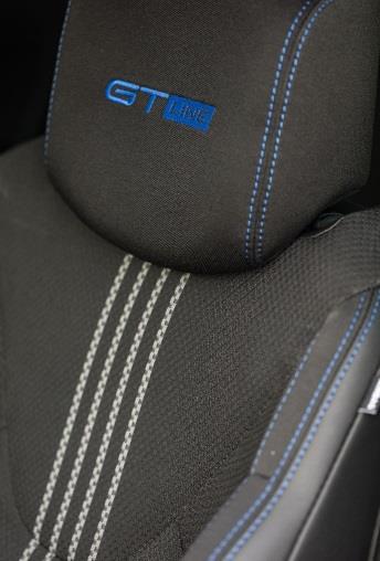 Oznakowanie GT Line na klapie bagażnika Elementy wewnętrzne: Sportowa