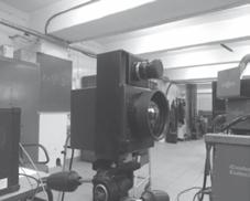 stanowisku badawczym wyposażonym w rezystancyjne źródło nagrzewania, kamerę termowizyjną Variocam Head HR oraz stanowisko komputerowe (rys. 2).