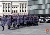 Komendant życzył młodym funkcjonariuszom satysfakcji z każdego dnia służby i uznania ze strony przełożonych. Natomiast ich rodzinom i bliskim przekazał słowa podziękowania.