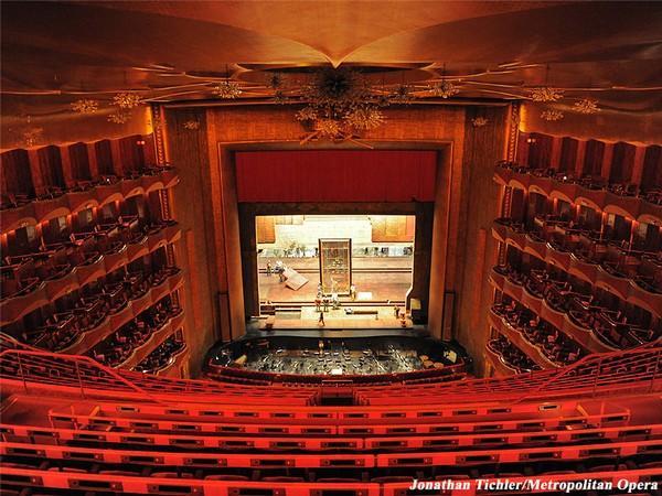 Jej prapremiera amerykańska odbyła się w Metropolitan Opera 14 lutego 1902 gdzie otrzymała 9 przedstawień w tym samym sezonie, po