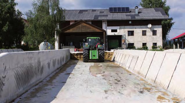 Zbiornik do produkcji kiszonki Problem Ścieki powstałe podczas produkcji kiszonki, szczególnie kiszonki kukurydzianej, negatywnie oddziałują na elementy wykonane z żelbetonu.