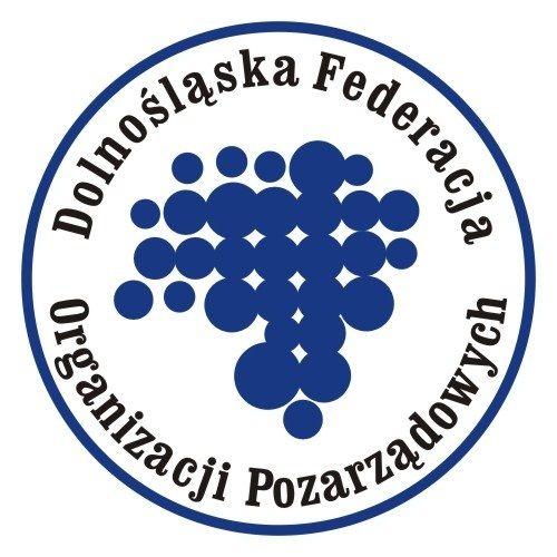 Wnioskodawca upoważnia Realizatora do rozpowszechniania w dowolnej formie, w prasie, radiu, telewizji, Internecie oraz innych środkach przekazu indywidualnego oraz masowego,