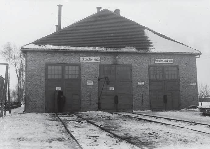 POD OKUPACJĄ HITLEROWSKĄ 57 23. Nowa lokomotywownia prostokątna w Kościanie, 1943 r. APL, Jerzy Zielonka spuścizna (dziennikarz Panoramy Leszczyńskiej ), teczka 161, poz.