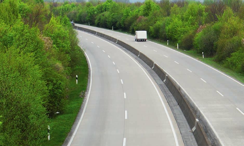 10 KONTROLA NA DROGACH FEDERALNYCH NOWY SŁUPEK KONTROLNY Na drogach federalnych stosowane będą nowoczesne kolumny kontrolne, a nie mostki kontrolne, jak to ma miejsce na autostradach.