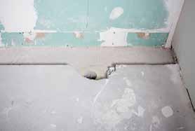 Takie odwodnienie może być montowane na styku podłogi i ściany, właśnie ze względu na pionowy kołnierz, zapewniający właściwe wykonanie izolacji przeciwwilgociowej na styku odpływ ściana.