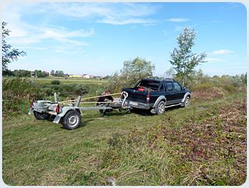 EL65 II - 1 szt., agregat plecakowy np Hans Grassl IG600T - 1 szt., waga elektroniczna - 3 szt., przyczepa podłodziowa z osią hamowaną - 1 szt., łódź rybacka wiosłowa z dreblem - 1 szt.