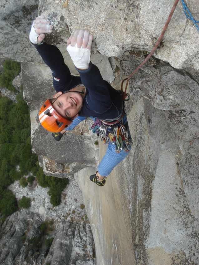 Ostatni chwyt na Moratorium Za kolejny cel obieramy sobie drogę Free Blast 5.11b, 380m na El Capitanie.