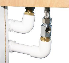 Po prawidłowym przykręceniu przyłącza wody, należy przykręcić zawór pozwalający na odcięcie wody od filtra.