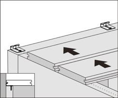 Proszę zwrócić uwagę na tabelkę, która określa odstępy między deskami Podczas montażu pierwszej oraz ostatniej deski należy użyć klipsa startowego.