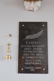 Moniuszki Tablica pamiątkowa na zewnętrznej ścianie kościoła Pomnik W hołdzie pamięci 8 górników kopalni Artur (p.