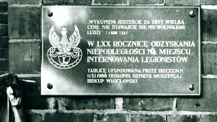 430 Materiały źródłowe do dziejów legionistów internowanych w Szczypiornie w 1917 r. 100. Tablica pamiątkowa na kościele pw.