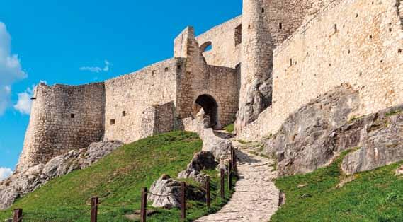 Zamek Spiski, Lewocza i zabytki okolic Największy średniowieczny plac w Europie,