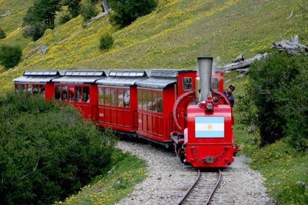 Następnie w towarzystwie przewodników lokalnych udamy się do Zatoki Esmeralda gdzie rozpoczniemy