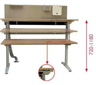 W blacie biurka zamontowany jest mechanizm do podnoszenia lub opuszczania blatu Regulacja wysokości wykonana w ten sposób, iż profil mniejszy wchodzi w profil główny kolumny nogi.