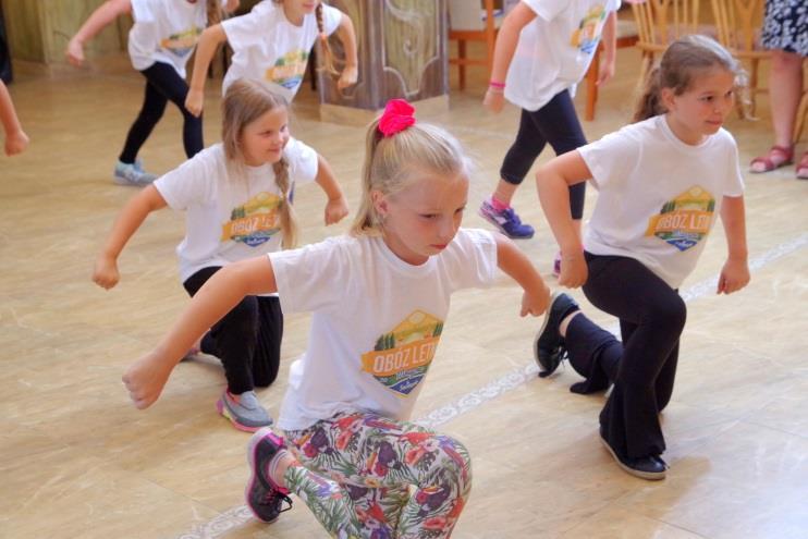 Wyjazd skierowany do dzieci, które lubią zajęcia przy muzyce. Oprócz tańca będą ćwiczenia rozciągające i modelujące ciało.