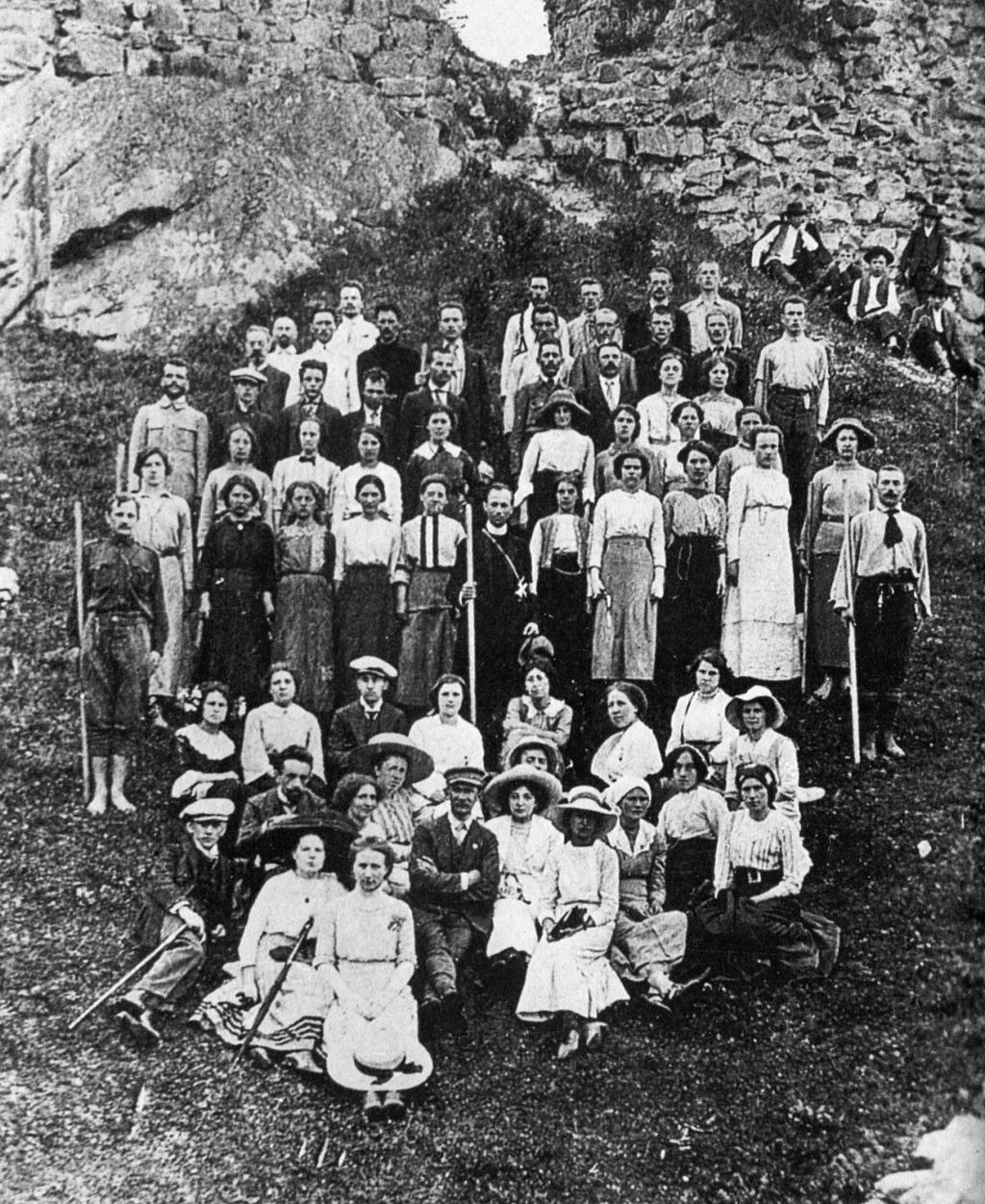 Odrzykoń, lato 1912, grupa skautów Elsów