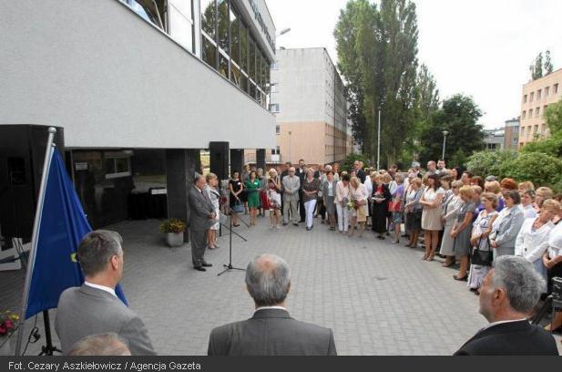 До 70-х років ХХ ст. у двох бібліотеках здійснювалося централізоване комплектування і опрацювання фондів і децентралізоване обслуговування у бібліотеках факультетів.