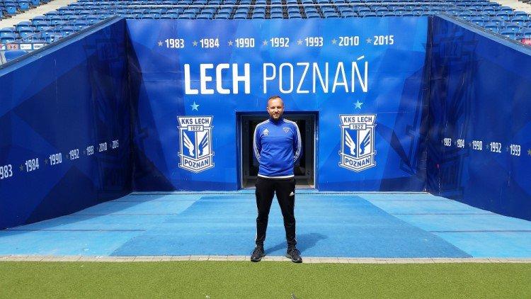 : Zarówno ja jak i moi trenerzy biorą udział w szkoleniach i stażach trenerskich organizowanych przez Football Academy, PZPN czy naszego partnera Lech Poznań.