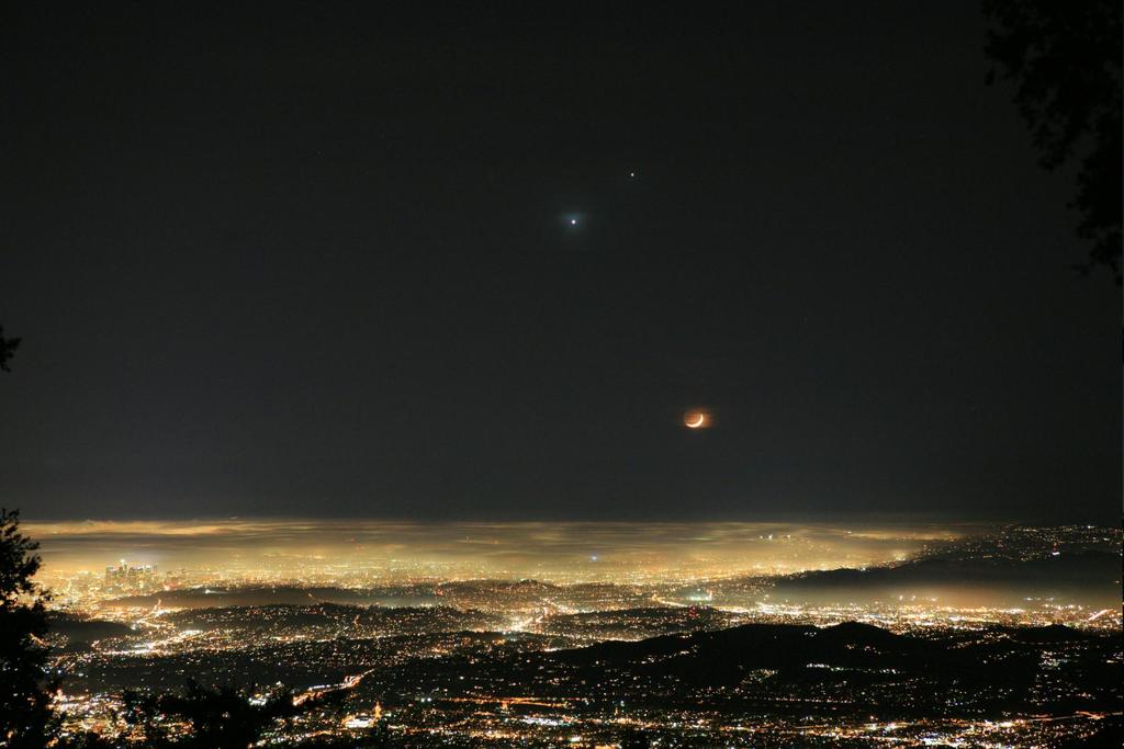 3 grudnia 2008 Niebo nad Los Angeles Wenus