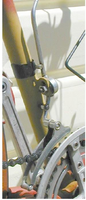 Firma Campagnolo w 1946 rokuy wynalazła system Cambio Corsa, który składał się z dwóch prętów,