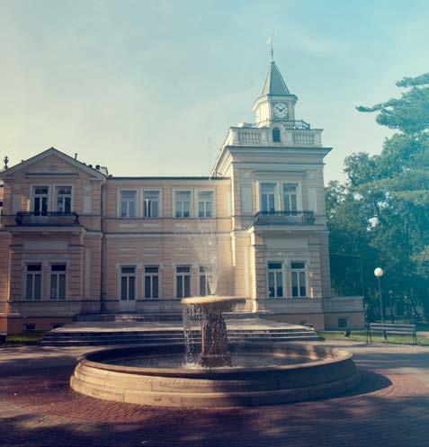 stadion lokalnej drużyny piłkarskiej i pływalnia ze