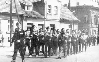 owym czasie był dh Roman Zajdler. W latach 1974-1979 kapelmistrzem orkiestry był Andrzej Horbik.