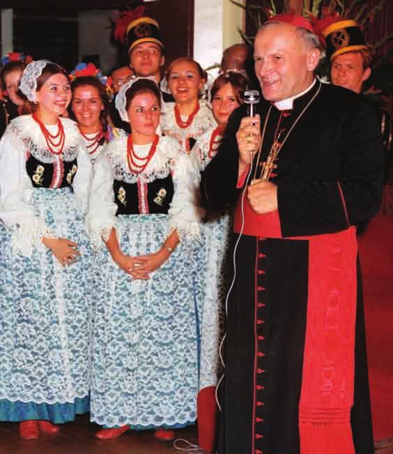 Cardinal Karol Wojtyla Je veux être parmi vous, marcher avec vous, mais d abord et avant tout pour vous servir, parce que c est ma mission.