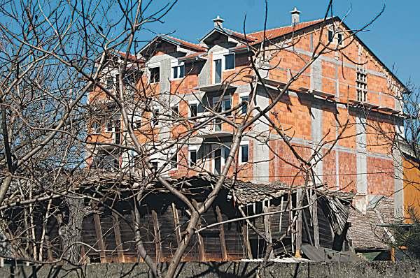 И ка да се учи ни ло да је на по мо лу но во из не на ђе ње у ре жи ји од бој ка - ши ца из на ше га гра да, дру ги сет до - нео је пот пу но дру га чи ју сли ку на те ре ну.