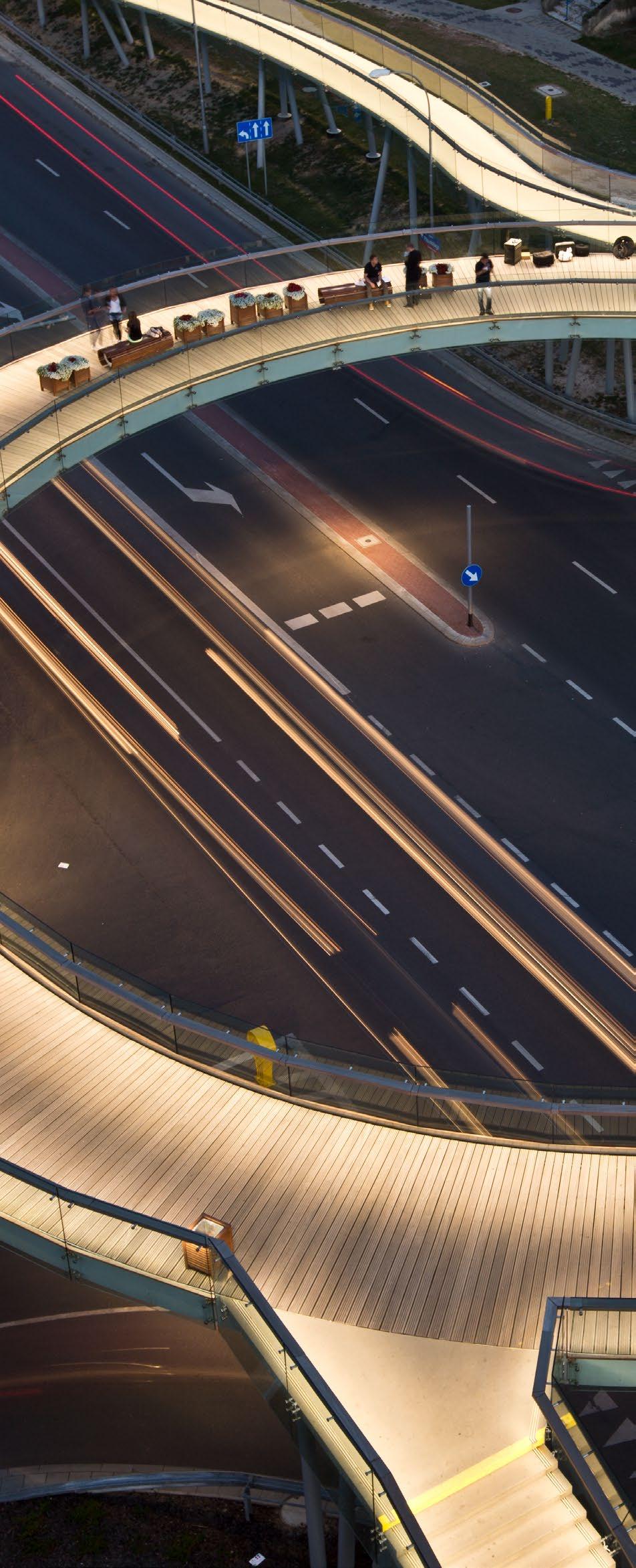 EN Round footbridge in Rzeszow, located on Pilsudski Avenue and Grunwaldzka Street intersection, is now one of the most distinctive showcases of capital of Podkarpacie.