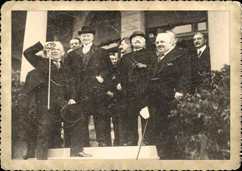Uczestnicy konferencji w belgijskim mieście Spa Na pierwszym planie: premier Wielkiej Brytanii David Lloyd George, brytyjski minister spraw zagranicznych George Curzon, premier Francji Alexandre