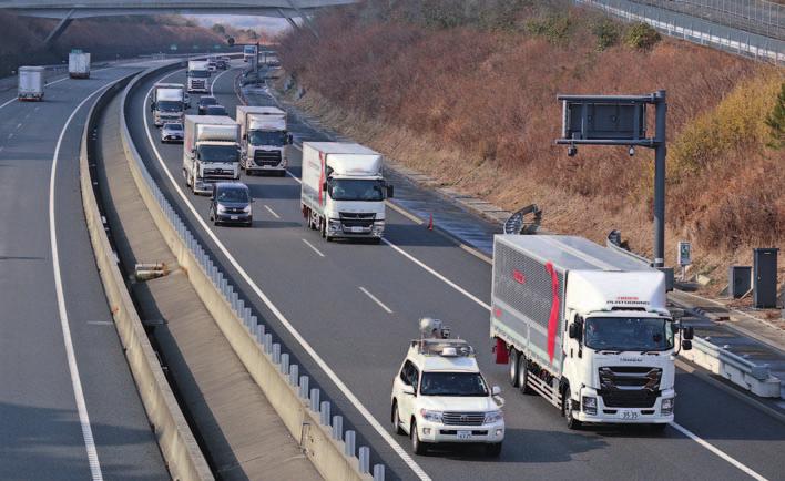 Wariant klasy tonażowej ciężkiej FUSO typu Super Great jest przy tym elektronicznie sprzęgany z ciężarówkami innych japońskich producentów pojazdów użytkowych i w trybie częściowo zautomatyzowanym