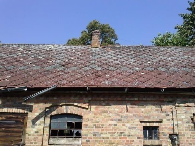 W Polsce azbest wykorzystywany był do produkcji: o wyrobów azbestowo-cementowych pokryć dachowych, rur ciśnieniowych, rur i prostokątnych profili kanałów wentylacyjnych, płyt i kształtek w