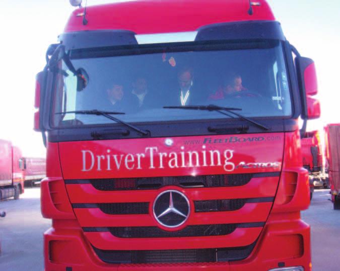 În Piteşti, 20 de angajaţi ai firmelor de transport rutier din regiunea Sud Muntenia, au participat la cursurile Sănătate şi securitate în domeniul transportului rutier, Utilizarea Instrumentelor TIC
