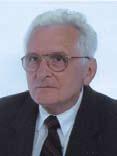 Promotorem pracy magisterskiej i doktorskiej był prof. Zdzisław Bubnicki. Kolokwium habilitacyjne w Instytucie ORGMASZ w Warszawie odbyło się w 1997 r.