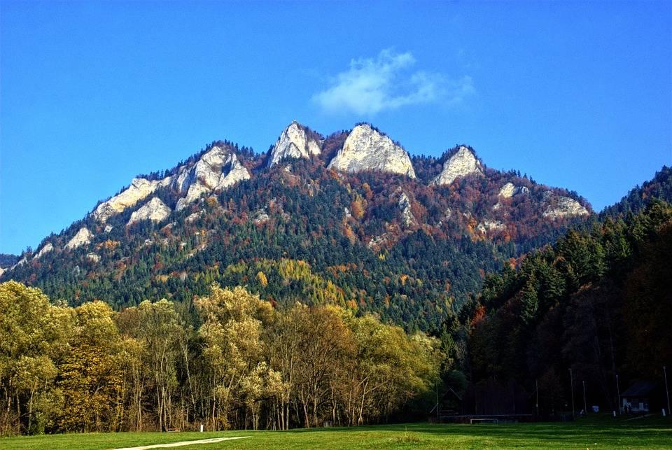 Korony, Zamek w Niedzicy, zapora w