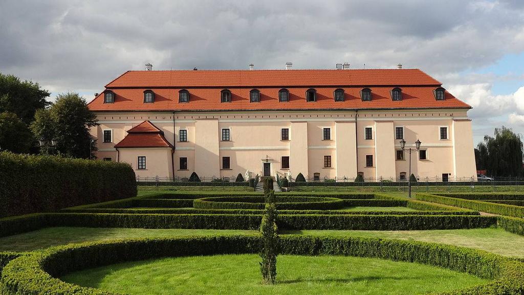 Kraków, Niepołomice dla młodszych Kraków Trakt Królewski, Kościół