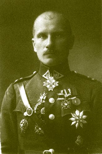 je). Netrukus buvo mobilizuotas ir I pasaulinio karo metais tarnavo artilerijos karininku rusų kariuomenėje. Dalyvavo kovose generolo Rennenkampfo vadovaujamoje armijoje. 1918 m.
