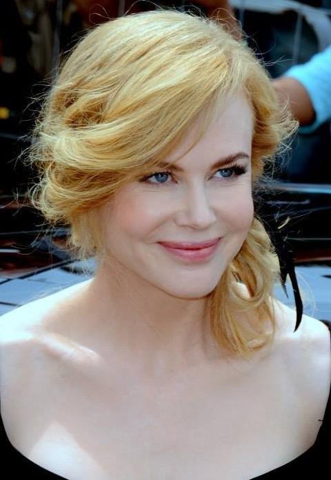 Nicole Mary Kidman (ur. 20 czerwca 1967 w Honolulu) australijska aktorka i piosenkarka urodzona w Stanach Zjednoczonych, laureatka Oscara za rolę Virginii Woolf w filmie Godziny.