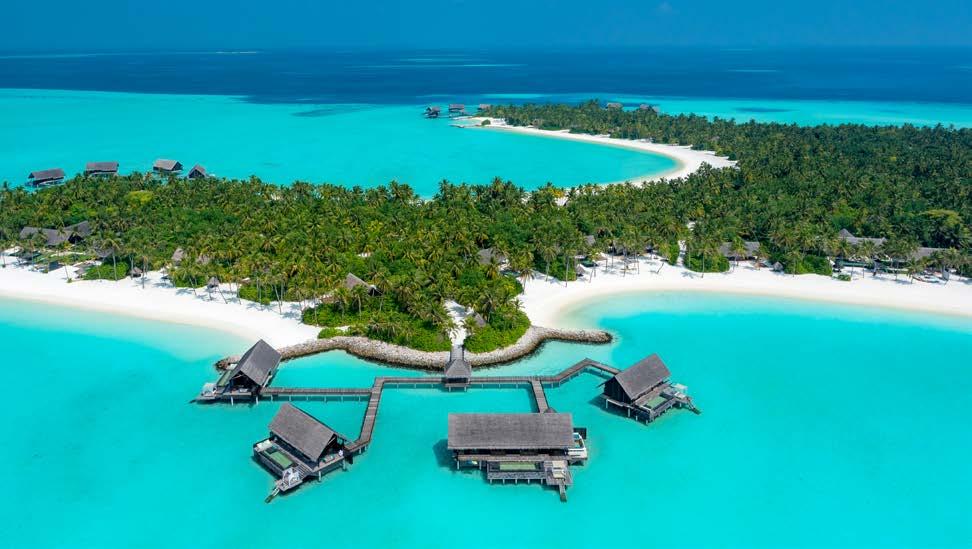 Malediwy One&Only Reethi Rah Malediwy Hotel, usytuowany na największej wyspie atolu Malé, oferuje zakwaterowanie w 128 willach